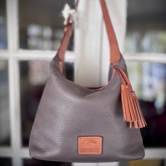 Dooney & Bourke Patterson Pebbled Leather Paige Sac Shoulder Bag Toupe & Tan EUC - Picture 2 of 15